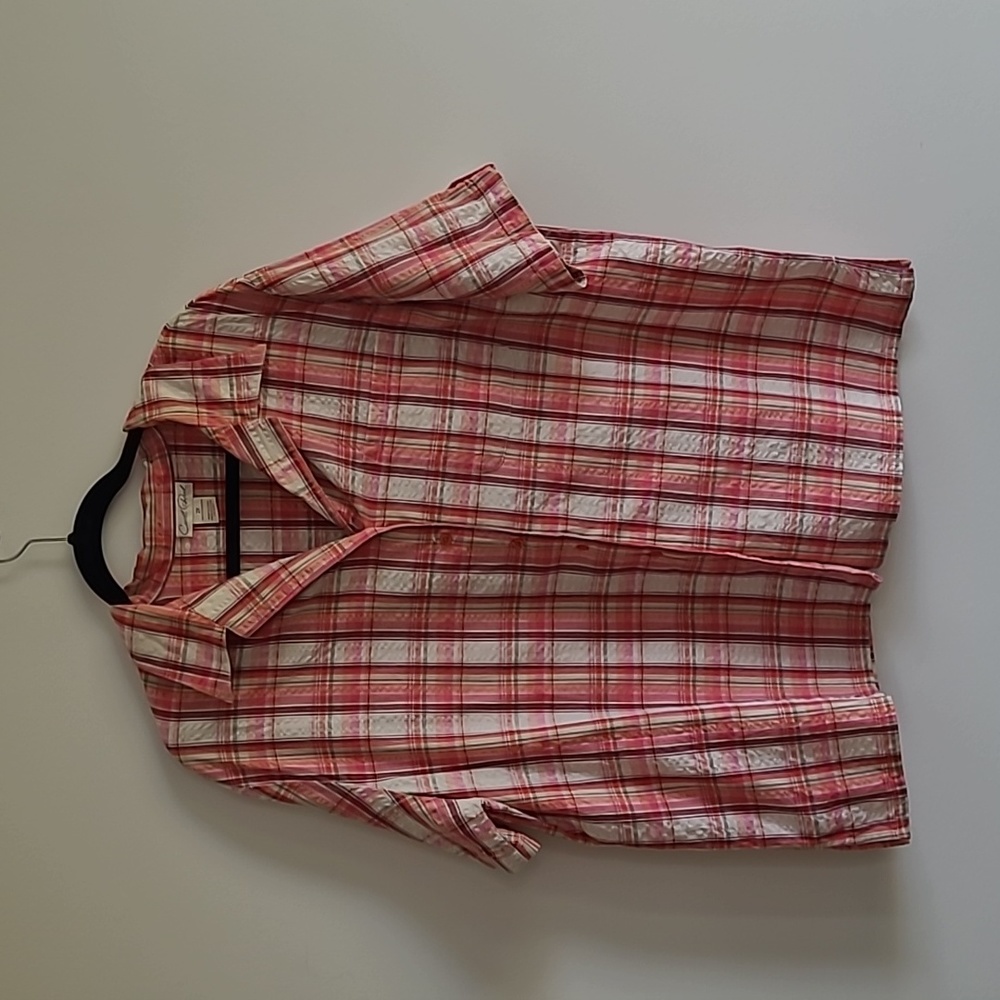 Carroll Reil woman top